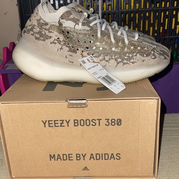 380 Boost Yeezy’s - Picture 5 of 7